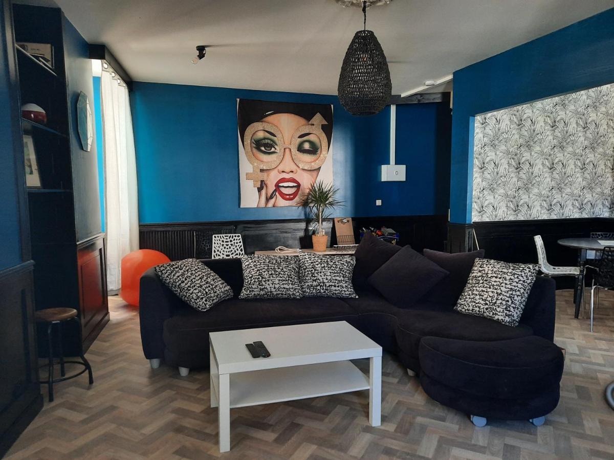 Duplex Place Du Marche Saint-Jean-dʼAngély Bagian luar foto