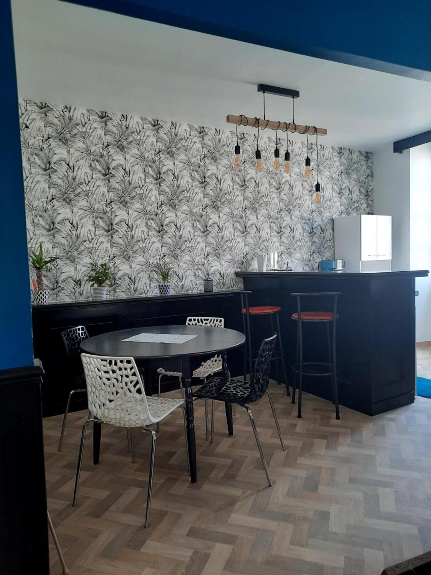 Duplex Place Du Marche Saint-Jean-dʼAngély Bagian luar foto